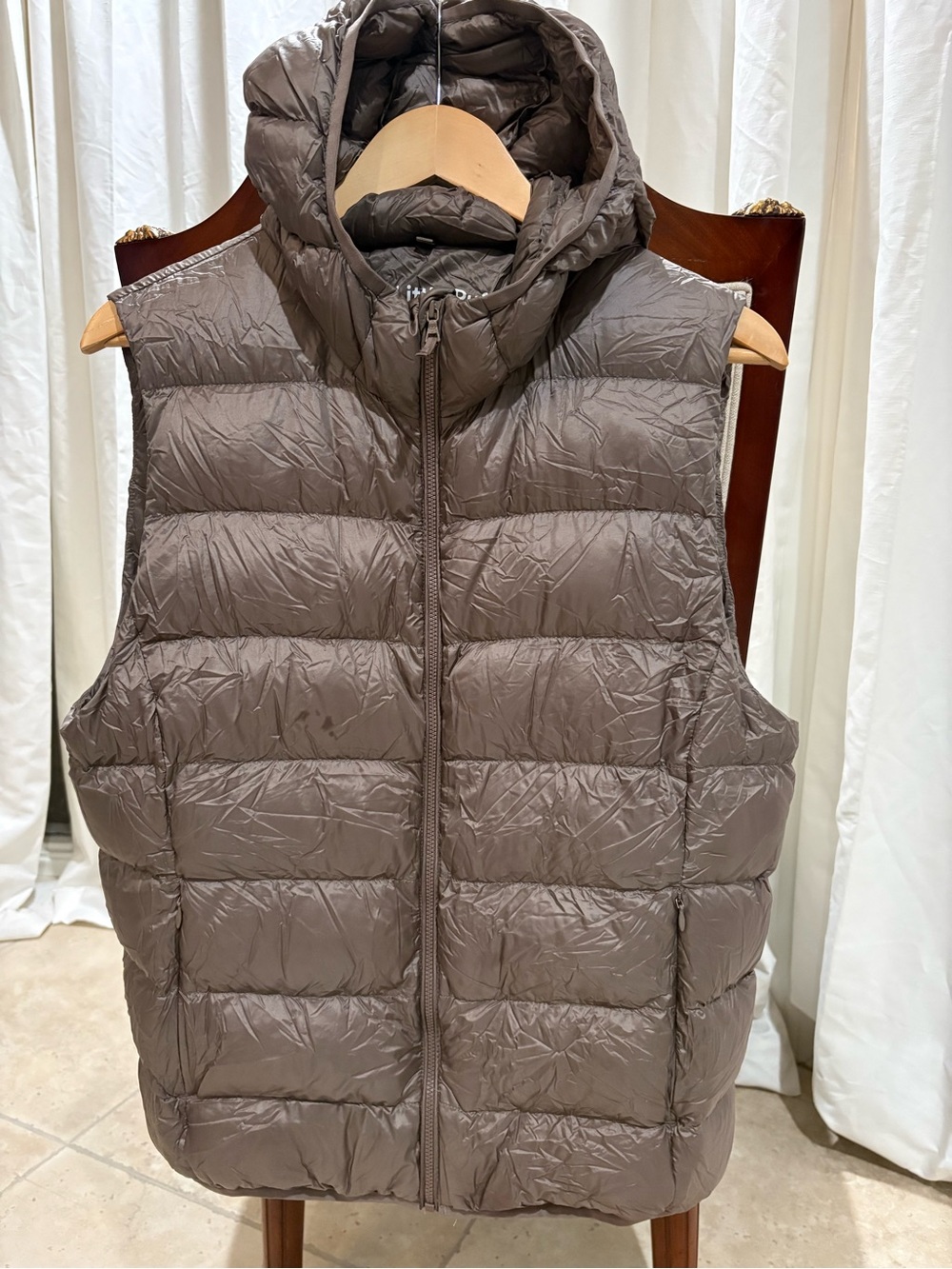 Aritzia super light puff vest